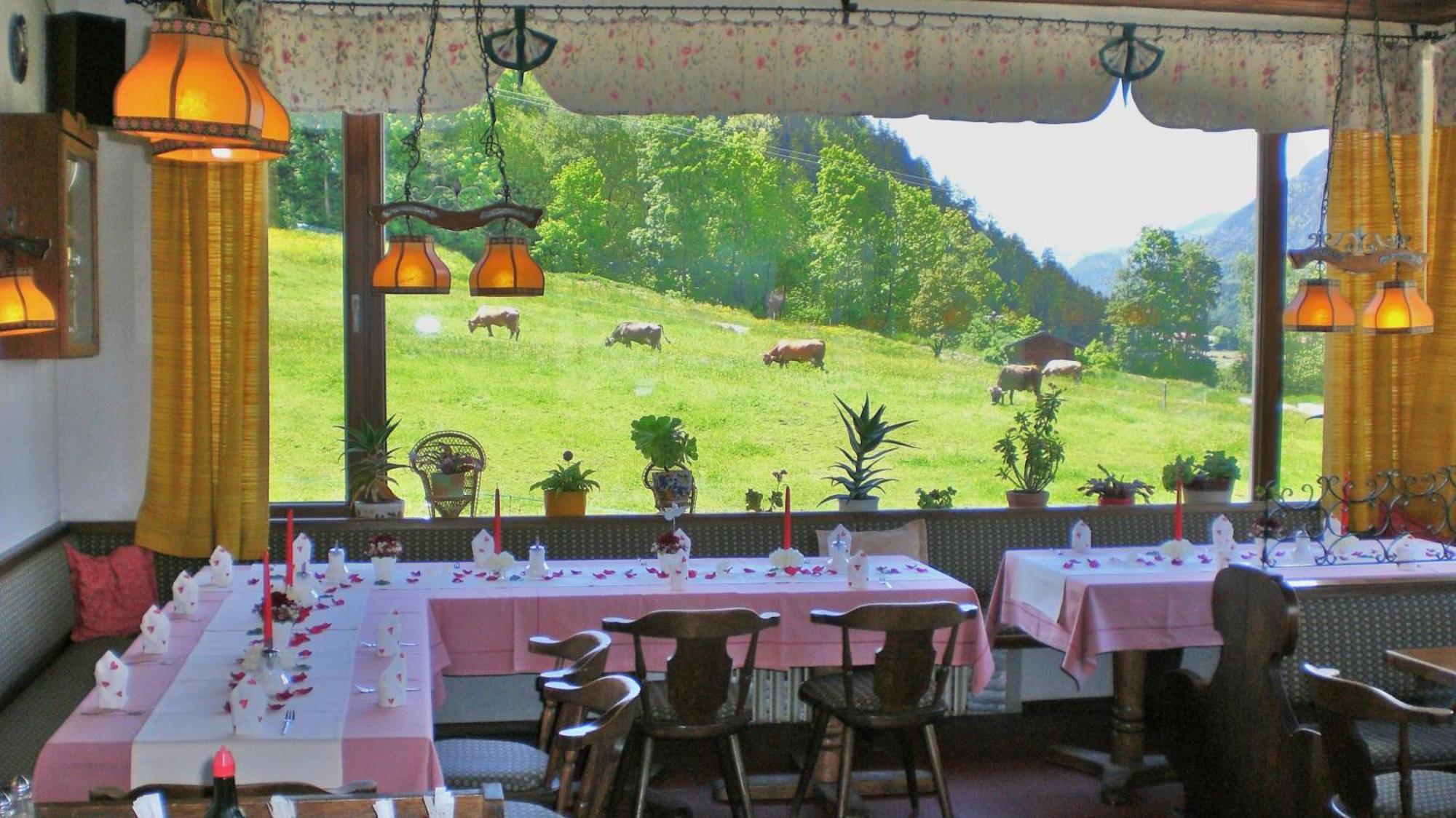 Hotel Restaurant Hausberg جارمش بارتنكيرشن المظهر الخارجي الصورة