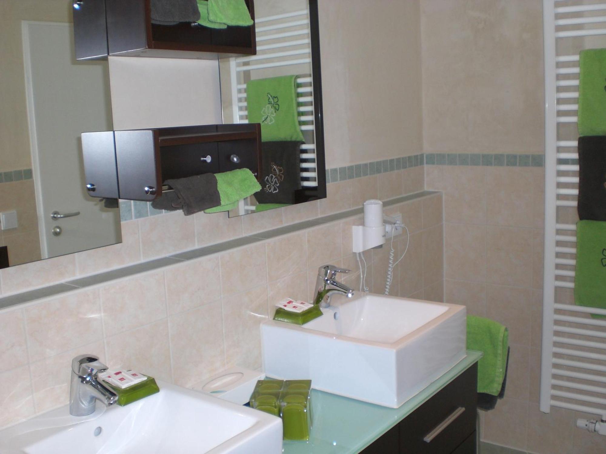 Hotel Restaurant Hausberg جارمش بارتنكيرشن المظهر الخارجي الصورة