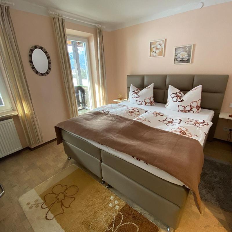 Hotel Restaurant Hausberg جارمش بارتنكيرشن المظهر الخارجي الصورة